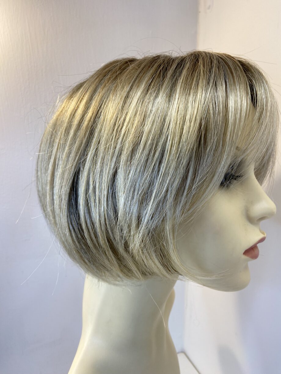 New blonde rooted wig. Blms867