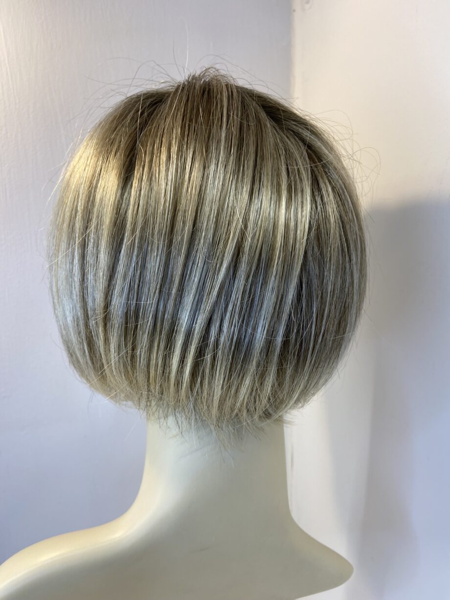 New blonde rooted wig. Blms867