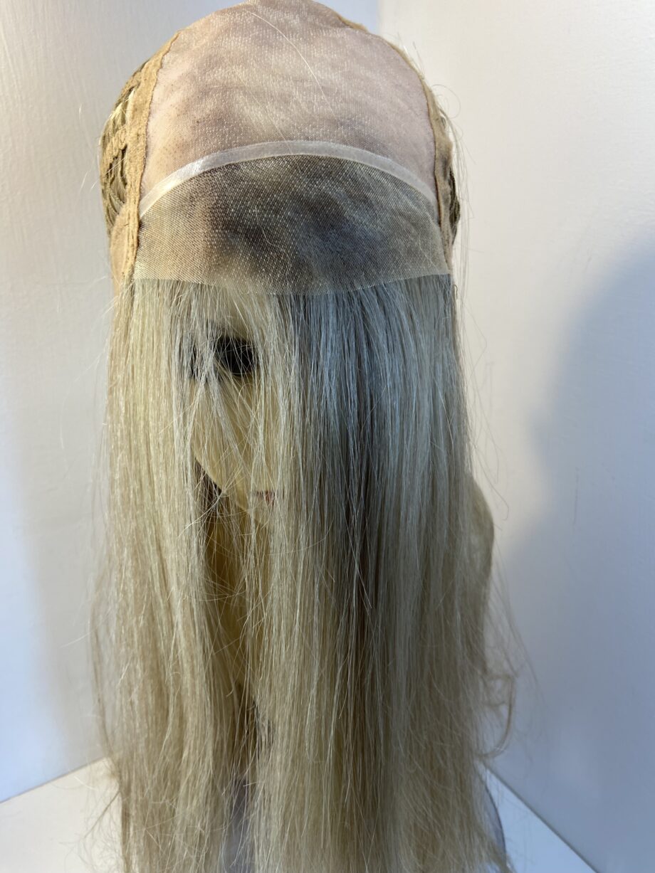 New extra long blonde designer wig. Blls870