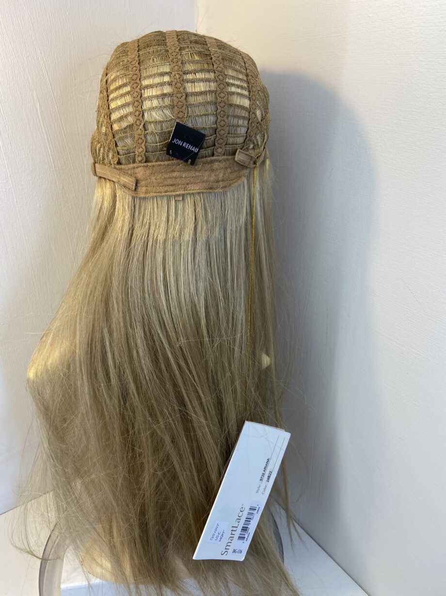 New extra long blonde designer wig. Blls870