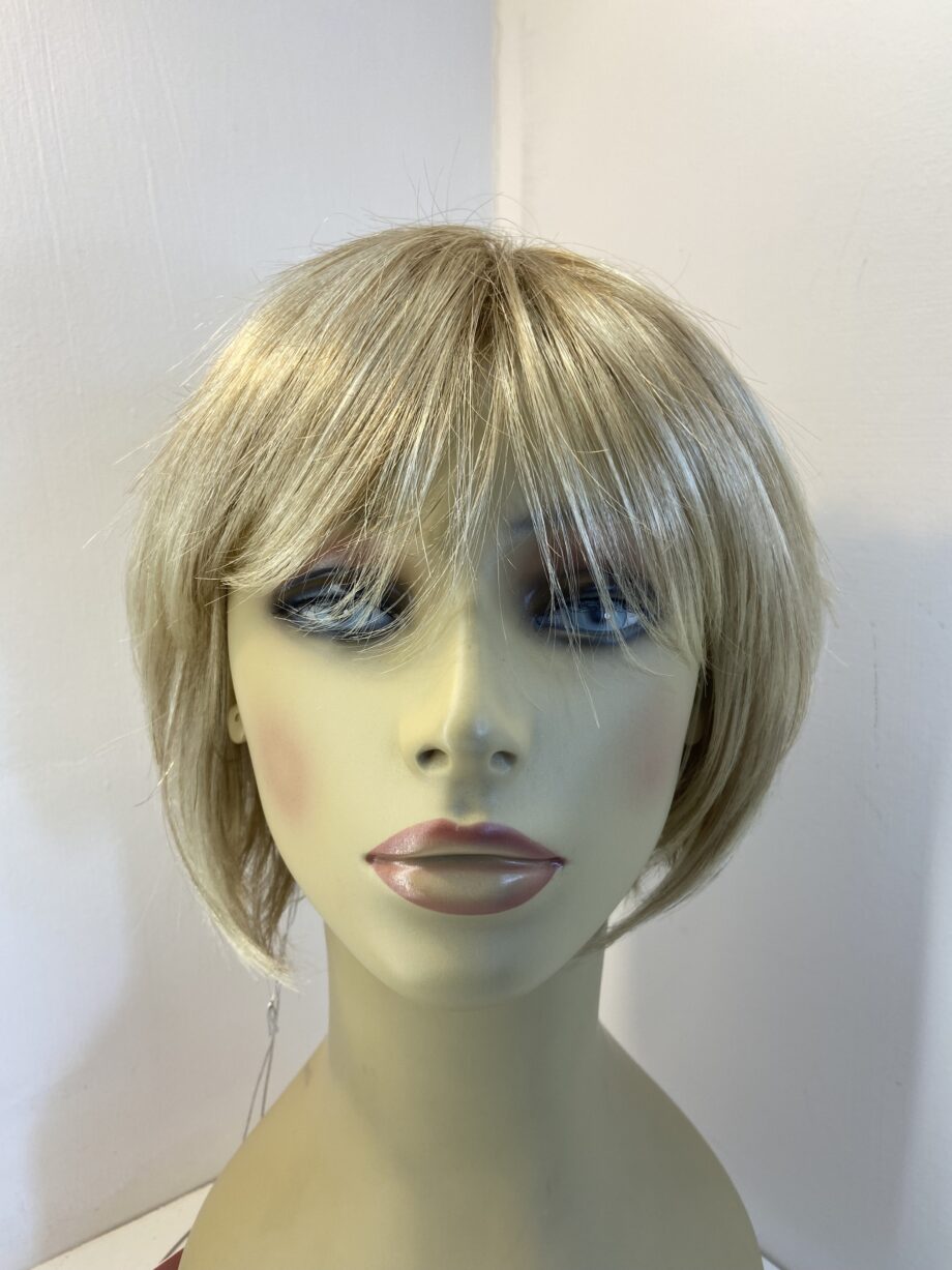 New blonde designer wig. Blss871