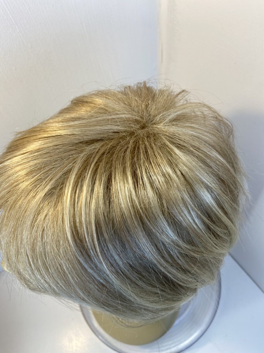 New blonde designer wig. Blss871