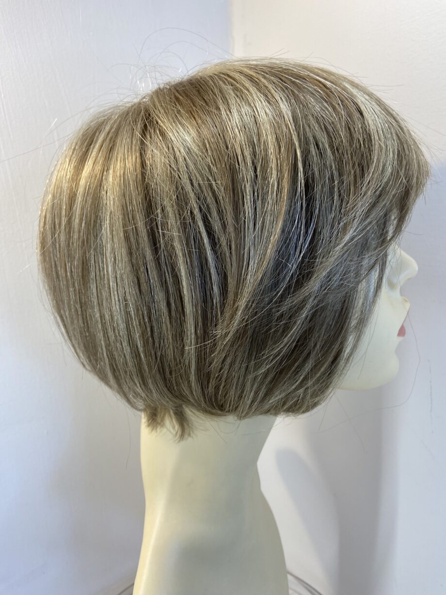 Super soft sentoo wig. Blms874