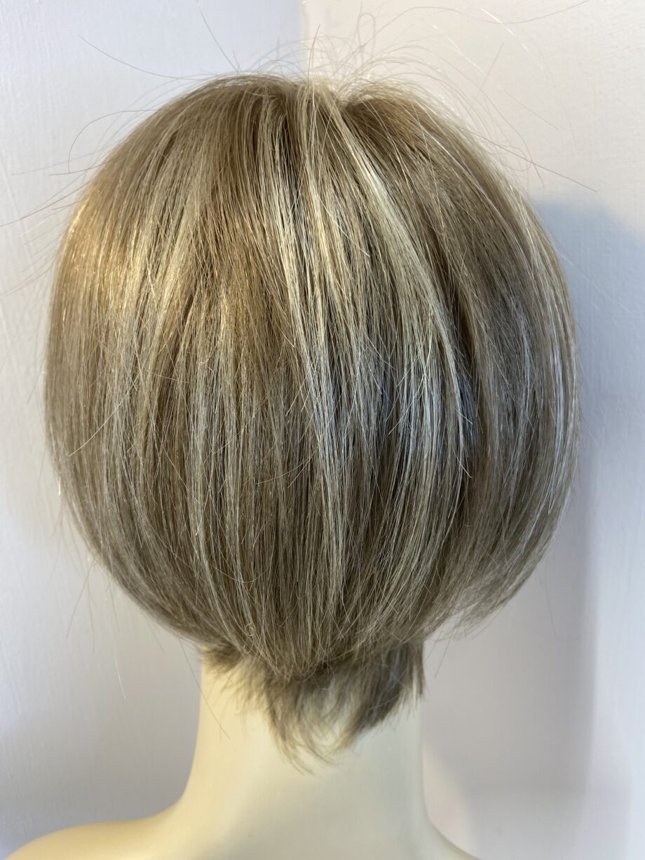 Super soft sentoo wig. Blms874