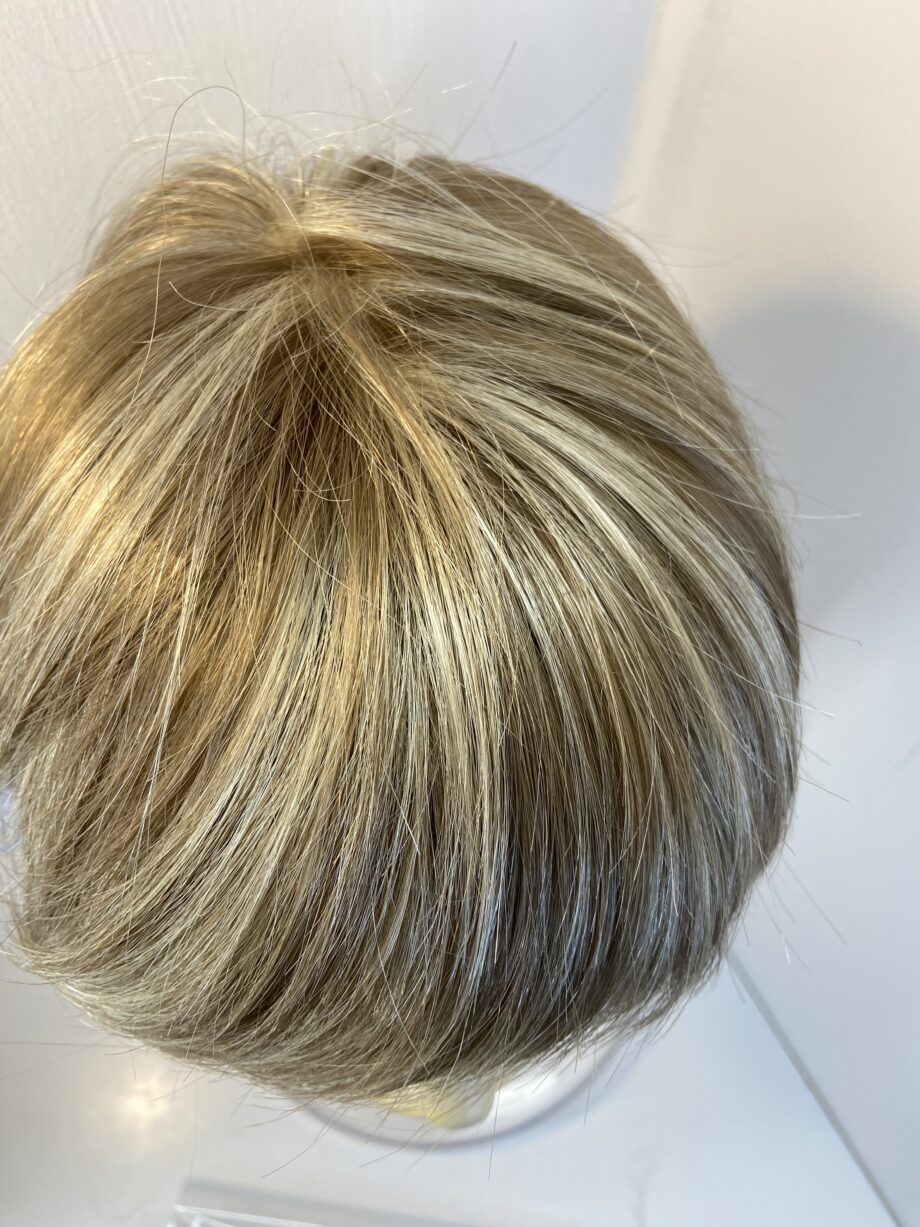 Super soft sentoo wig. Blms874