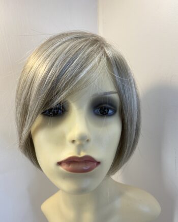 Ash blonde platinum new wig. Plms876