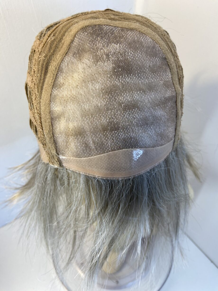 Ash blonde platinum new wig. Plms876