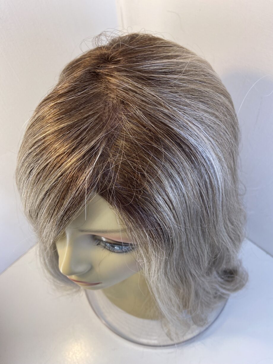 Platinum mist rooted long wig. Brlw722
