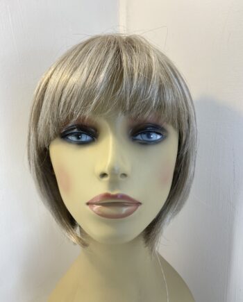 Platinum mist petite wig. Plms724
