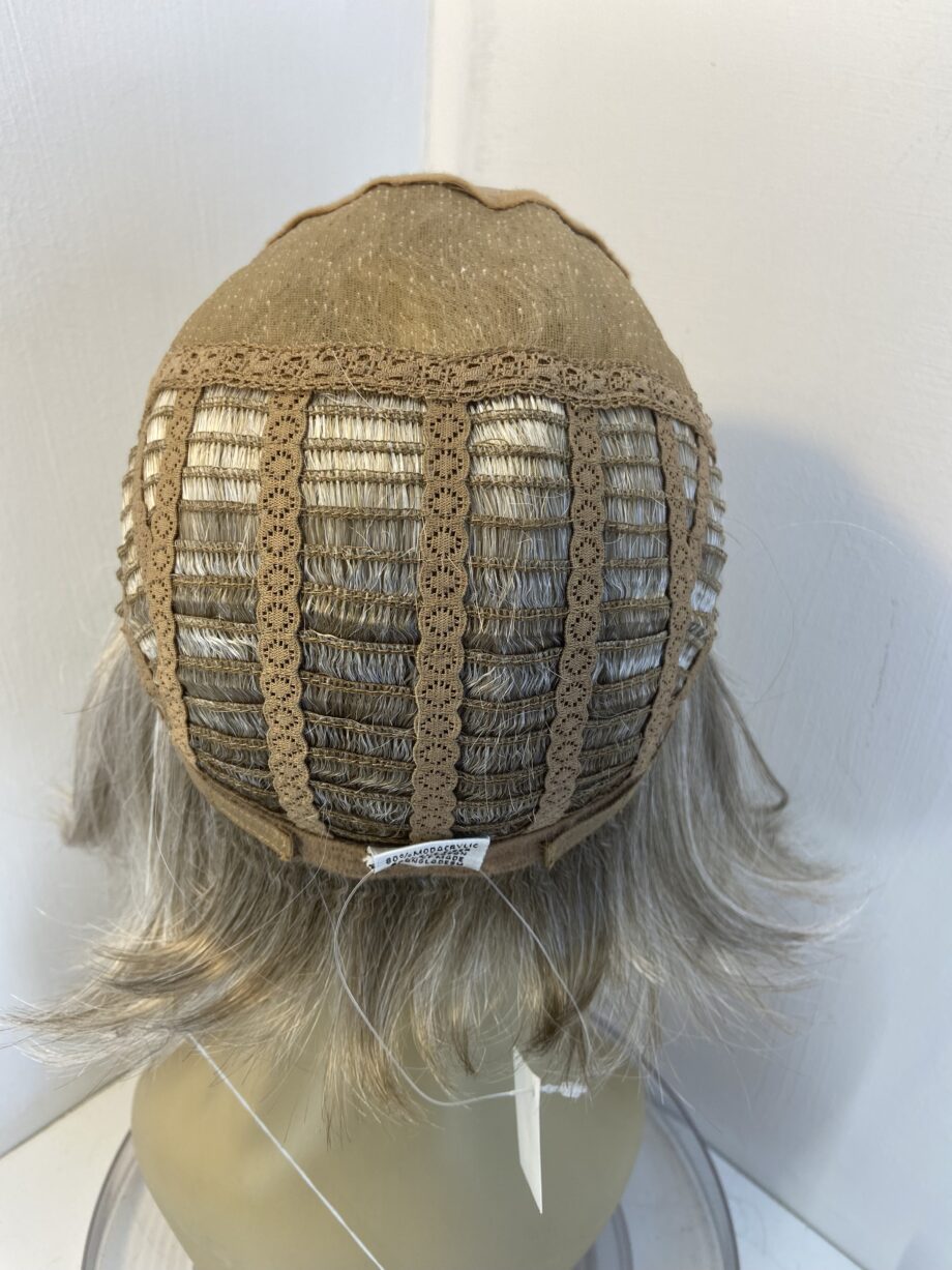 Platinum mist petite wig. Plms724