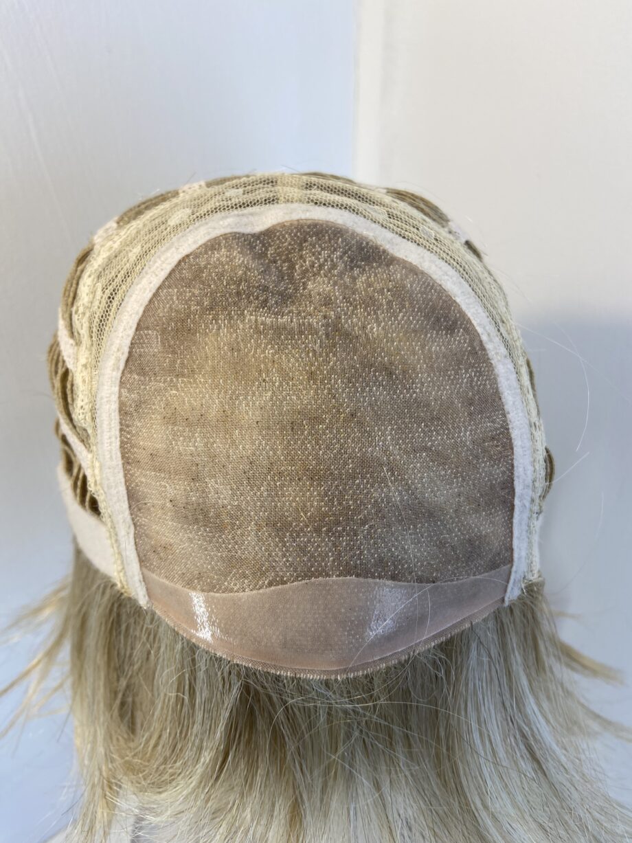 Creamy blonde new wig. Blms725
