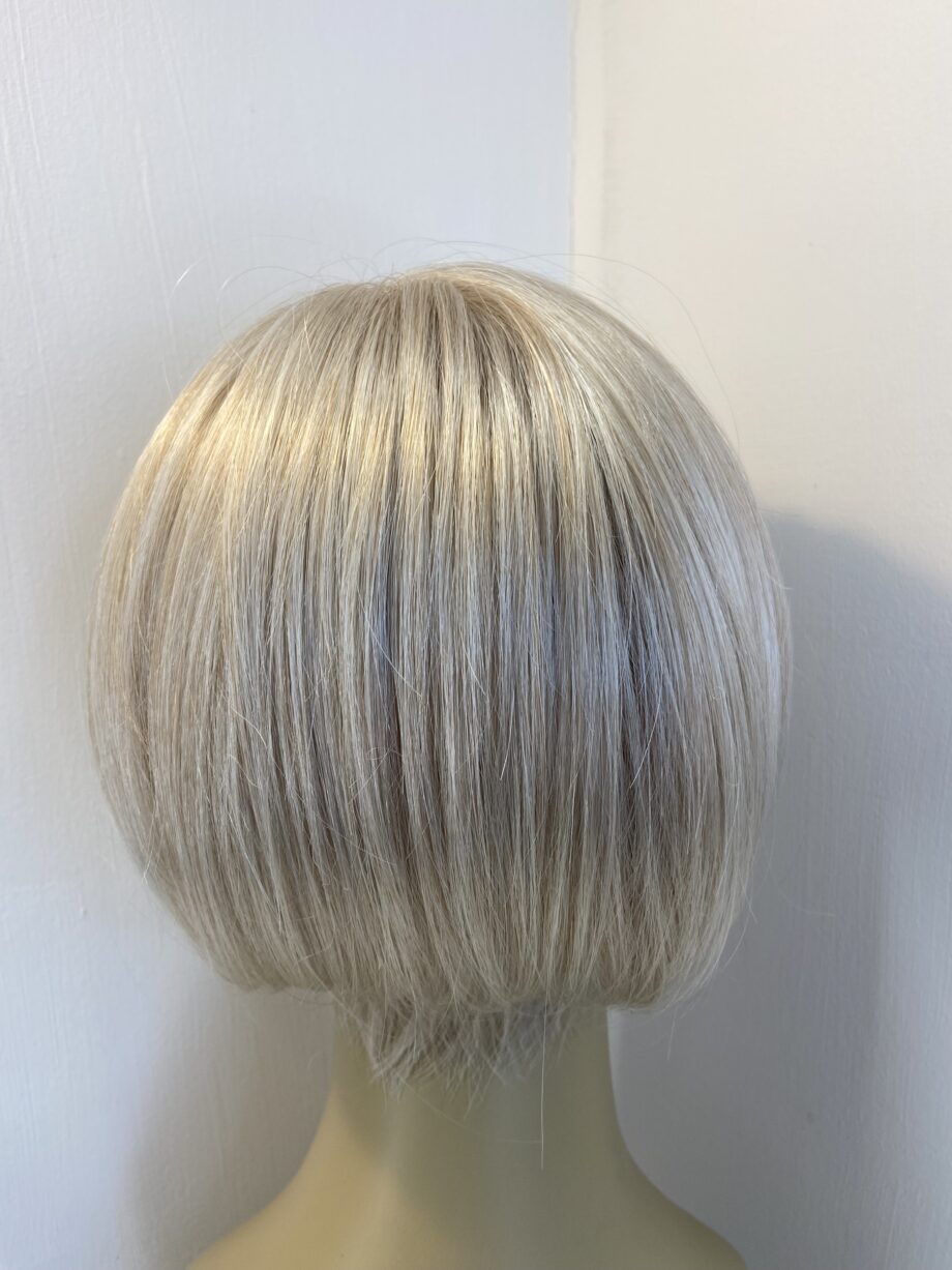 New Champagne blonde wig. Blms726