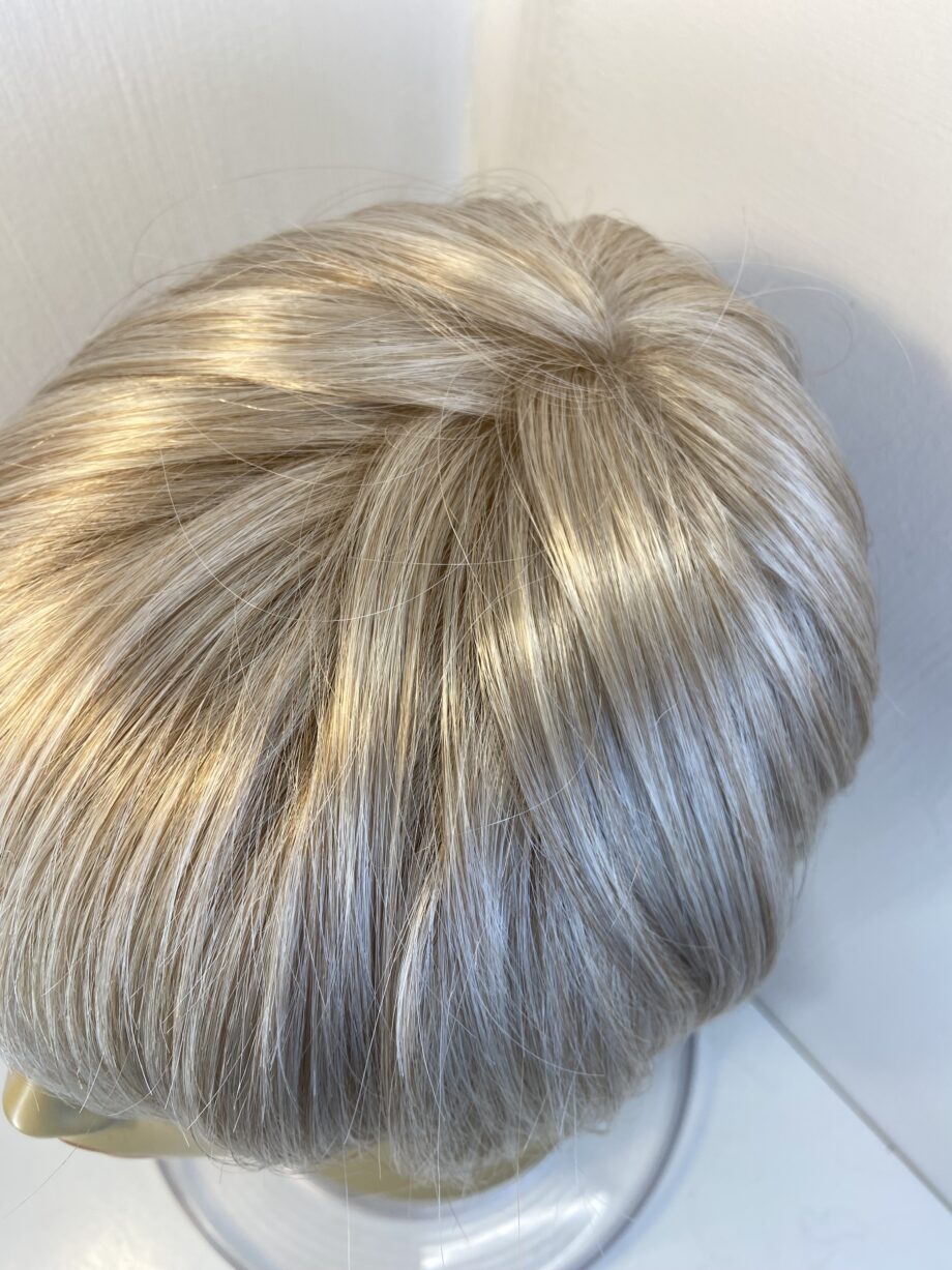 New Champagne blonde wig. Blms726