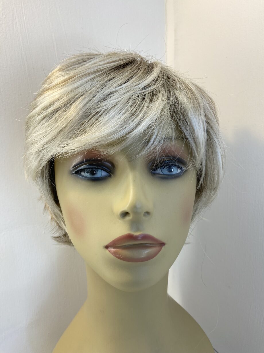 Pearl blonde rooted wig. Blss730