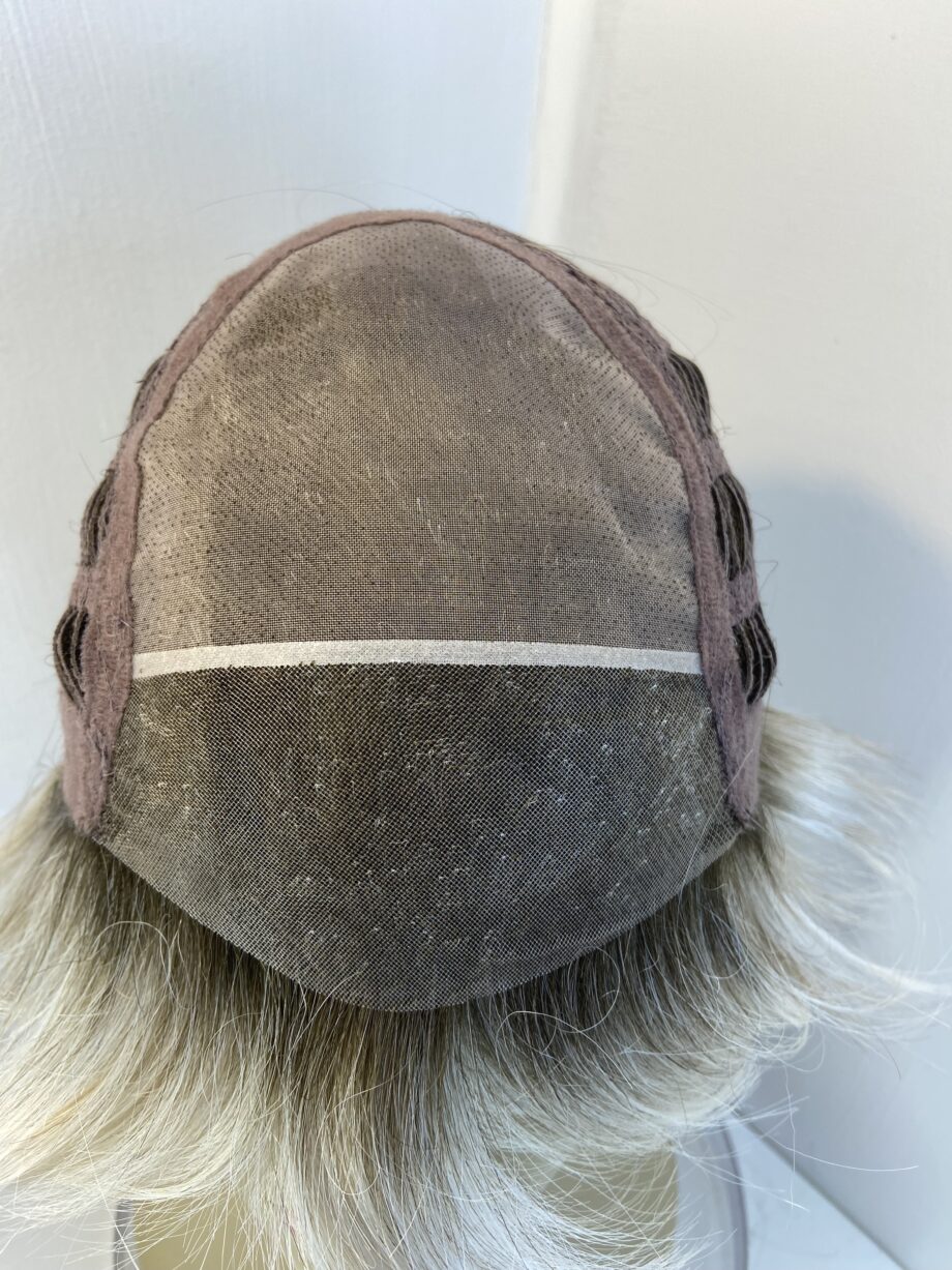 Pearl blonde rooted wig. Blss730