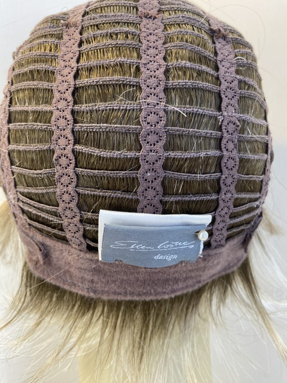 Pearl blonde rooted wig. Blss730