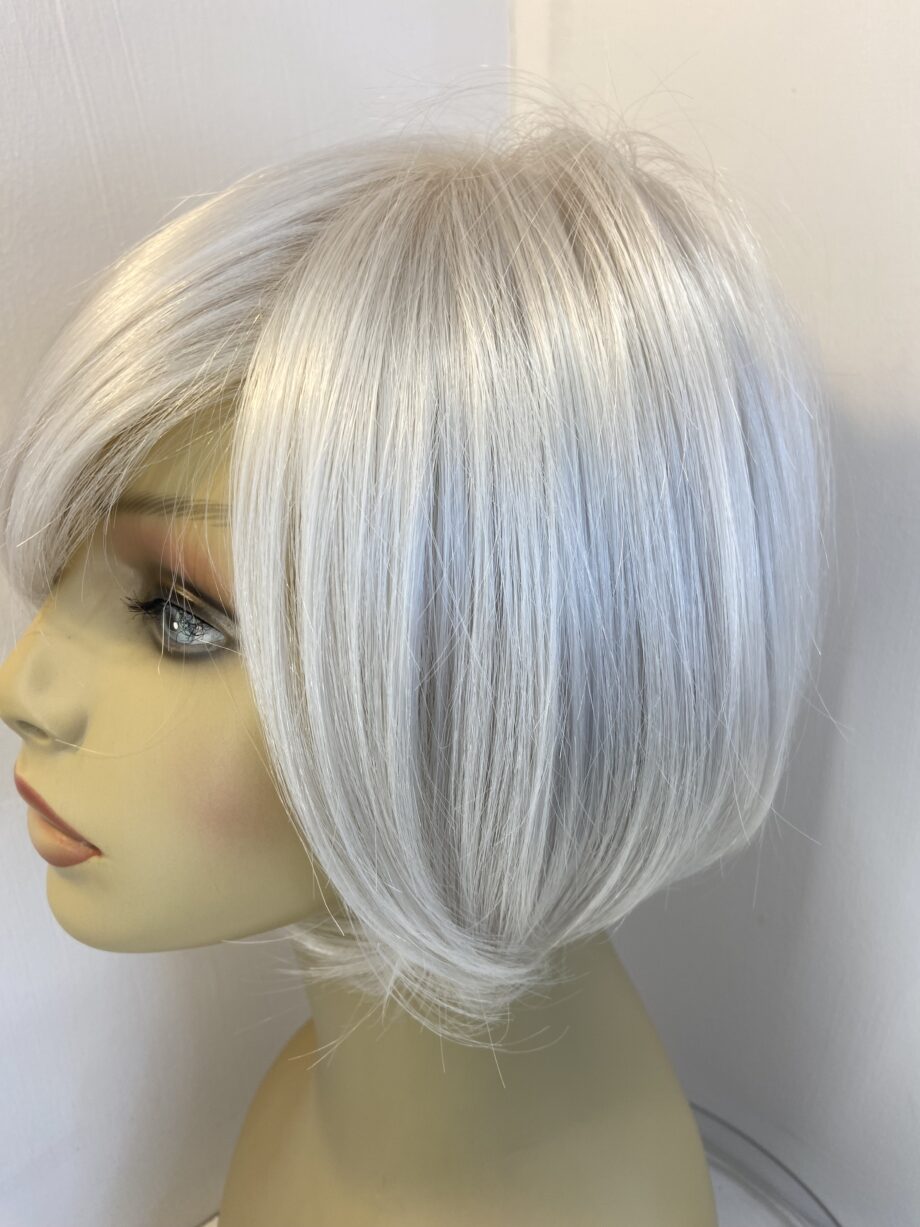 Silver white new sentoo wig. Sgss734