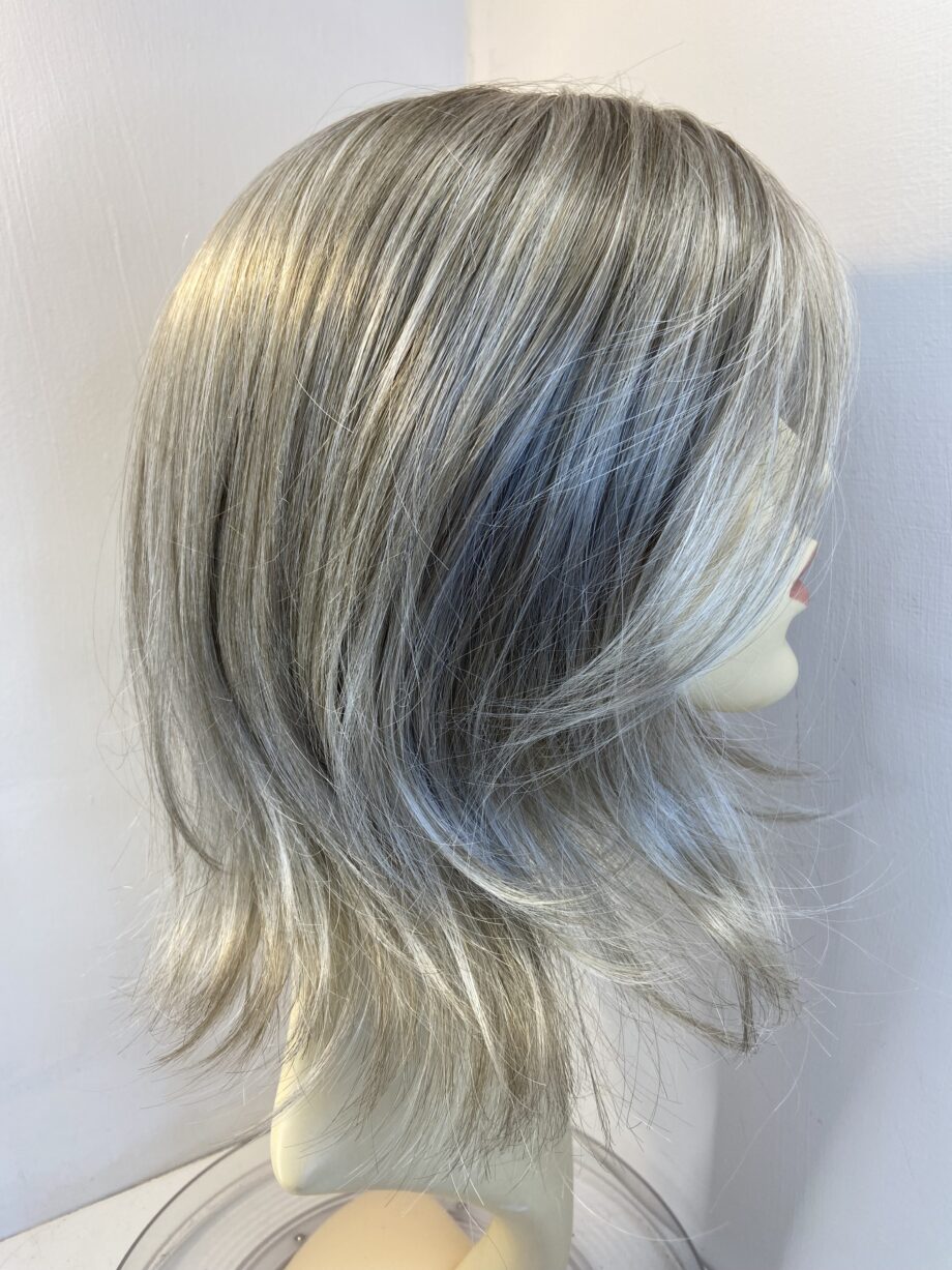 Platinum new long wig. Plms518