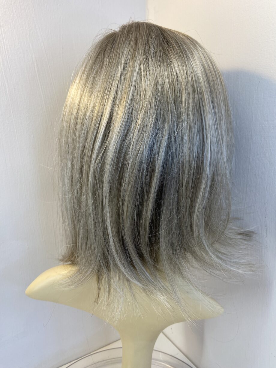 Platinum new long wig. Plms518