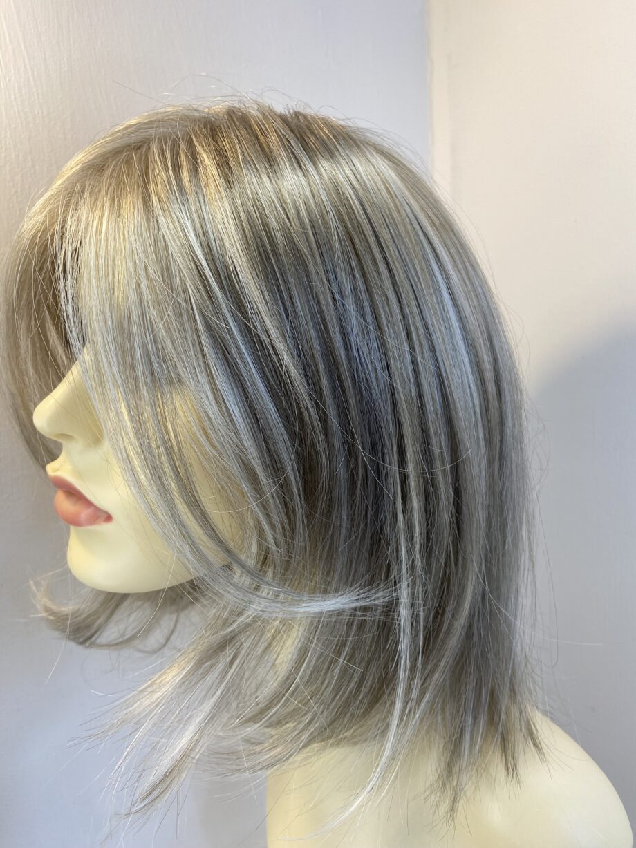 Platinum new long wig. Plms518