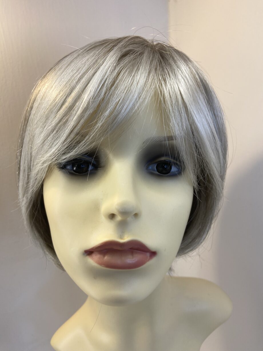 New platinum lotus wig. Gss520
