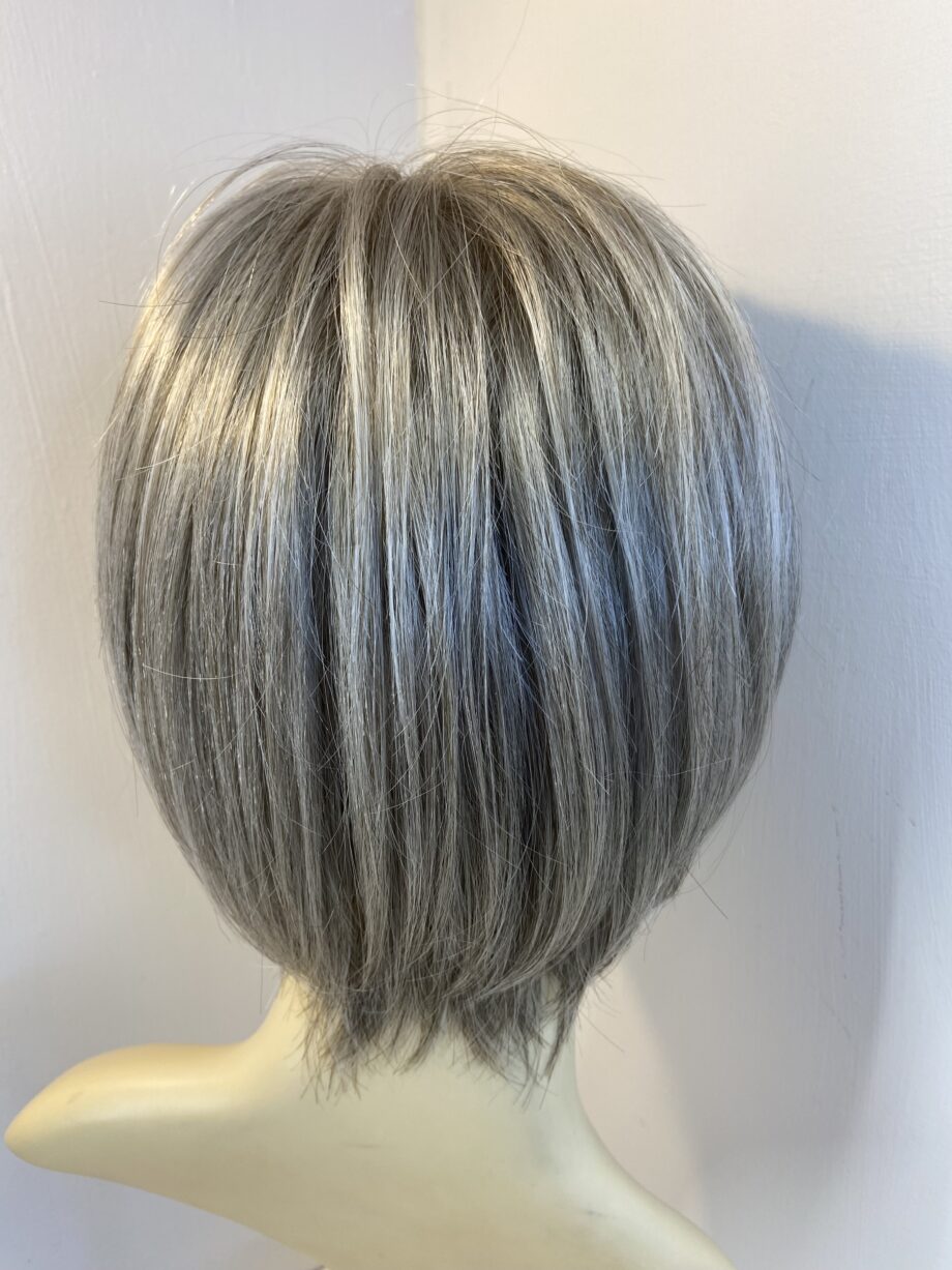 New platinum lotus wig. Gss520