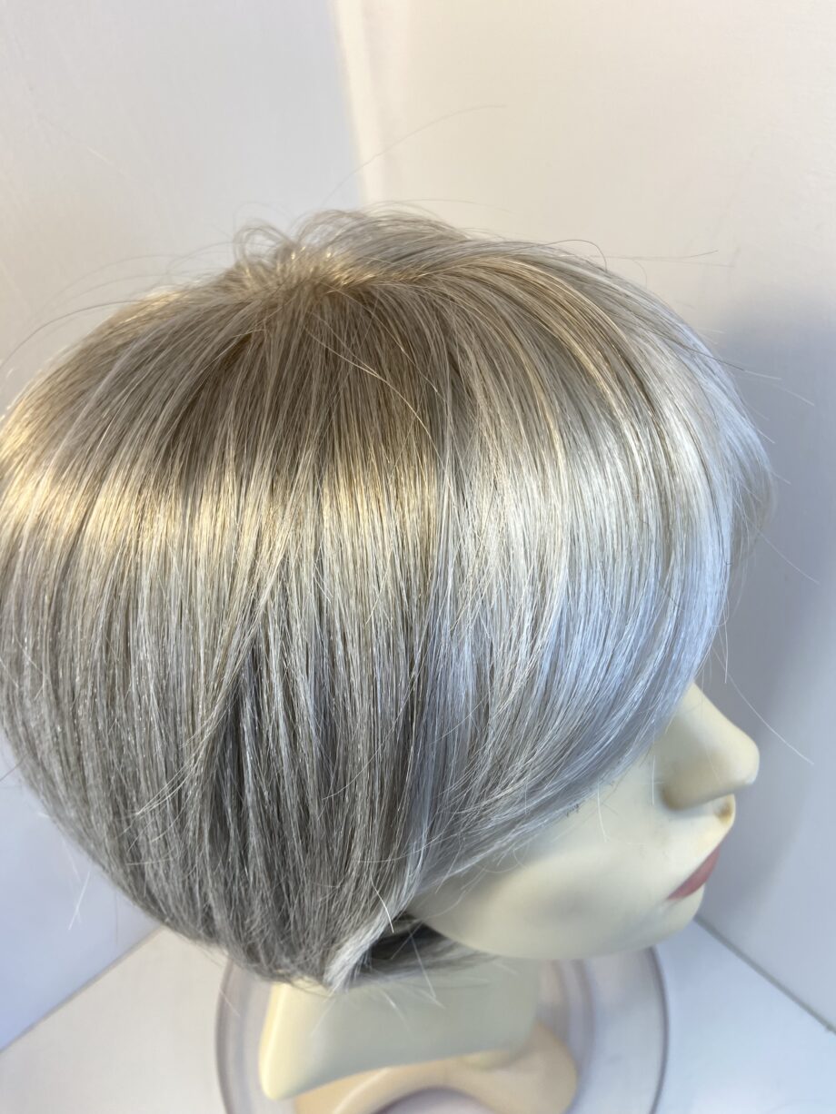 New platinum lotus wig. Gss520