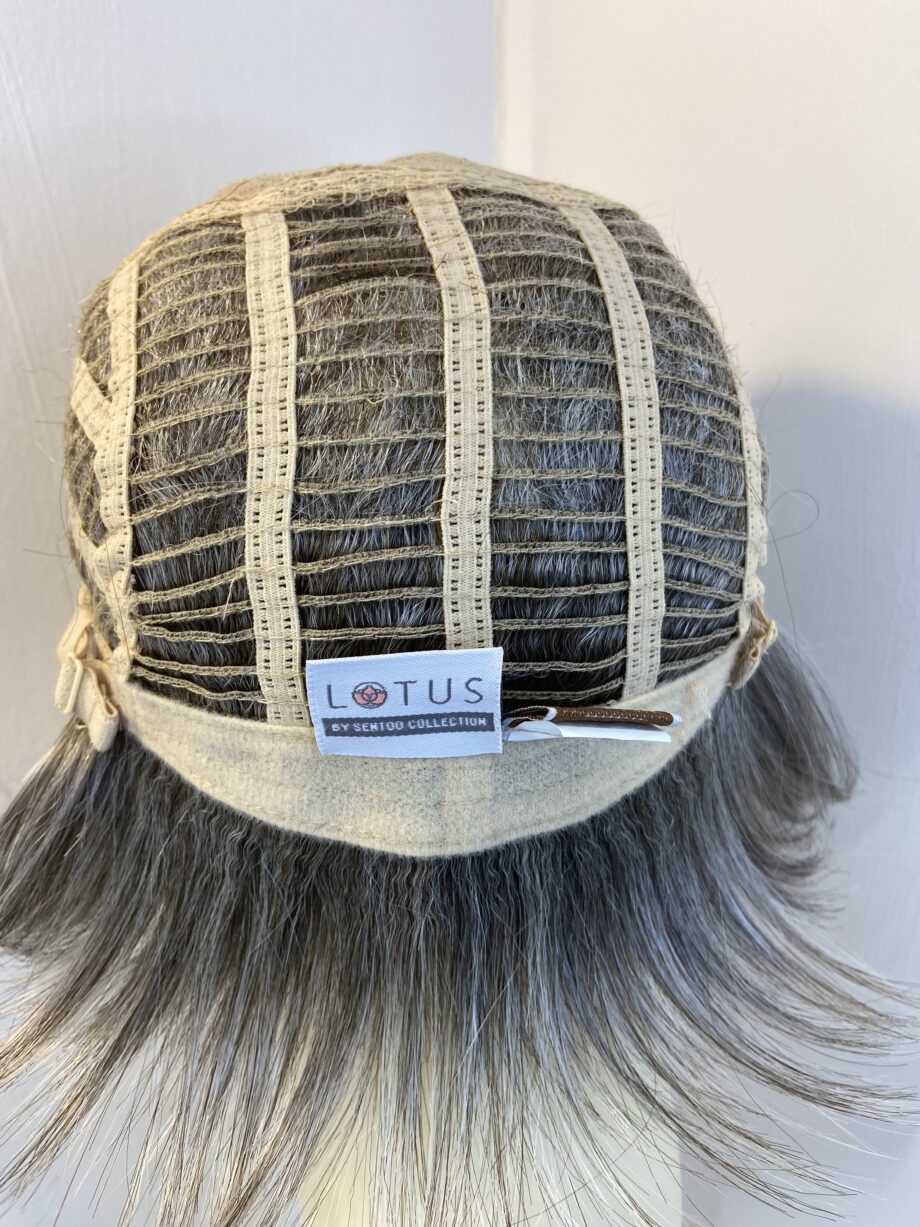 New platinum lotus wig. Gss520