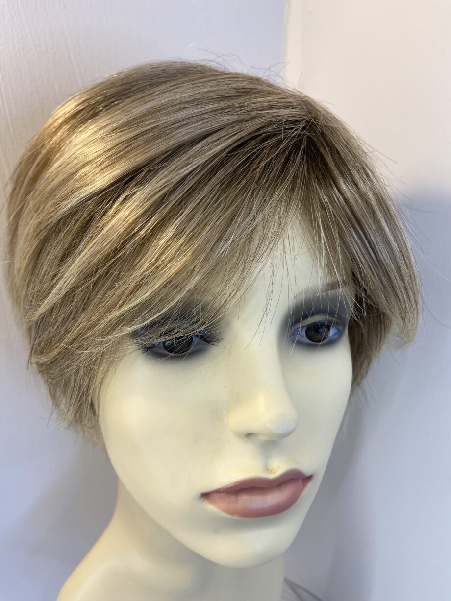 Sandy blonde Ellen Wille wig. Blms522
