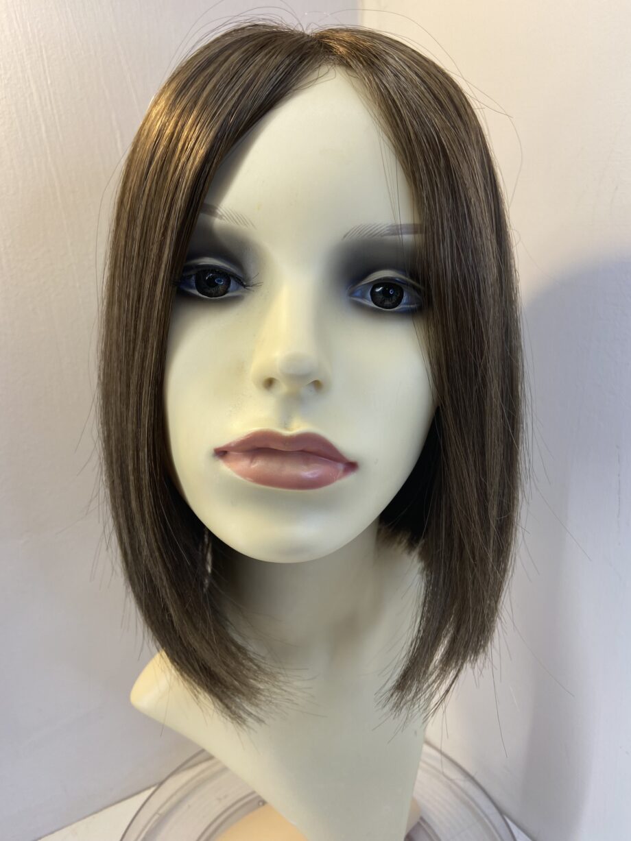 Brown long wig. Brls524