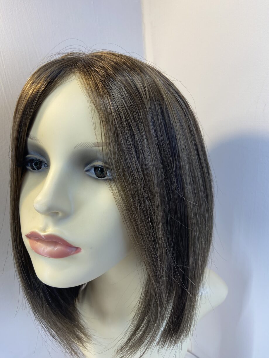 Brown long wig. Brls524