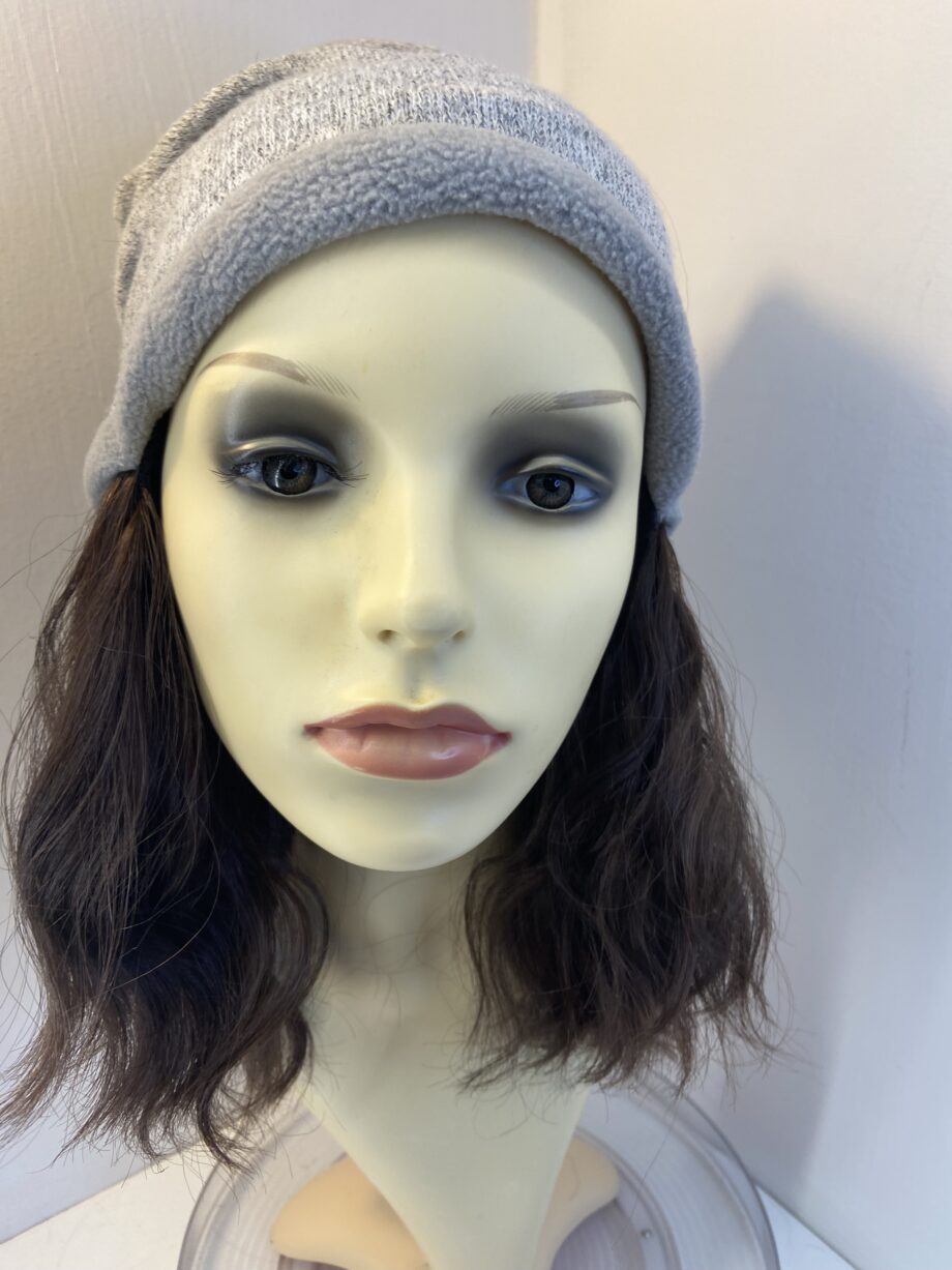 Brown wavy long wig/cosy hat. Brlw526