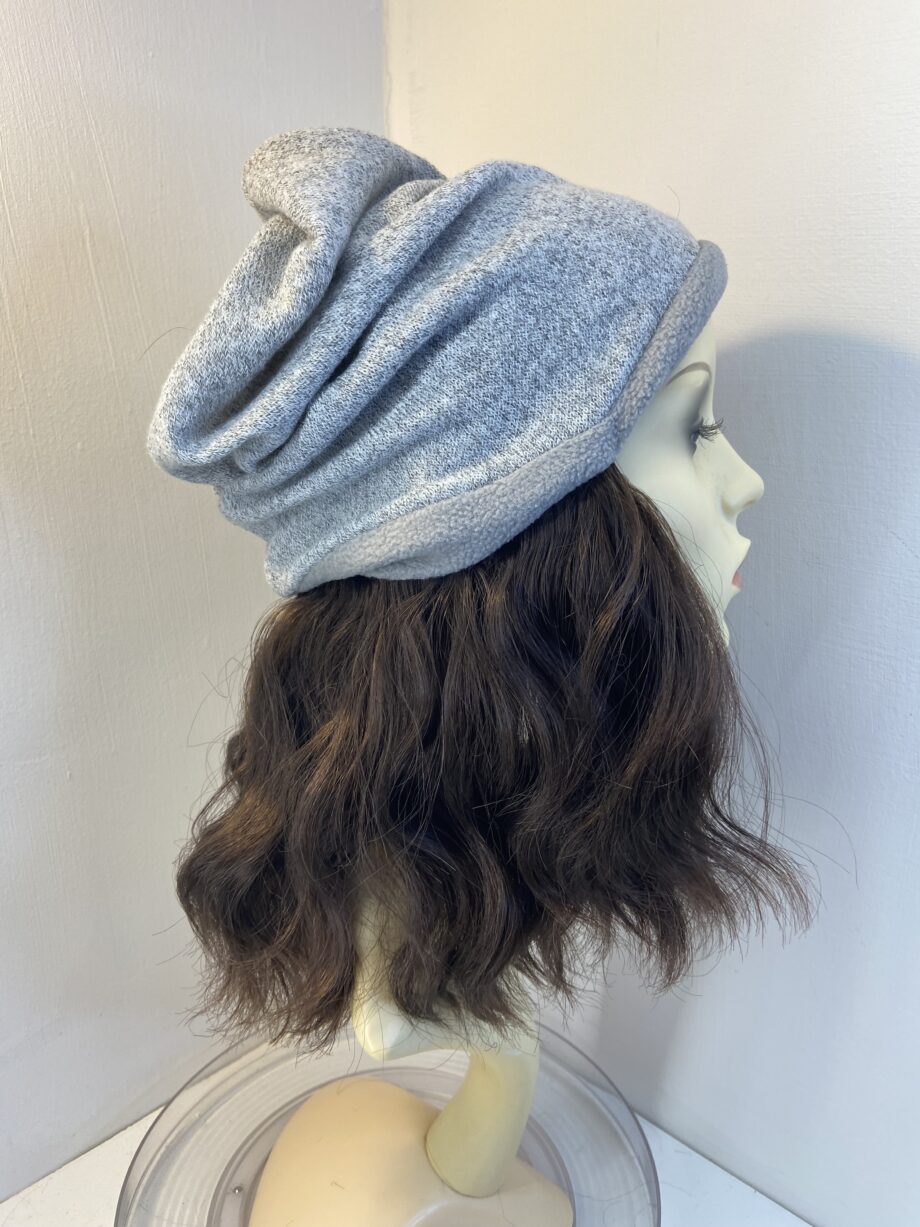 Brown wavy long wig/cosy hat. Brlw526