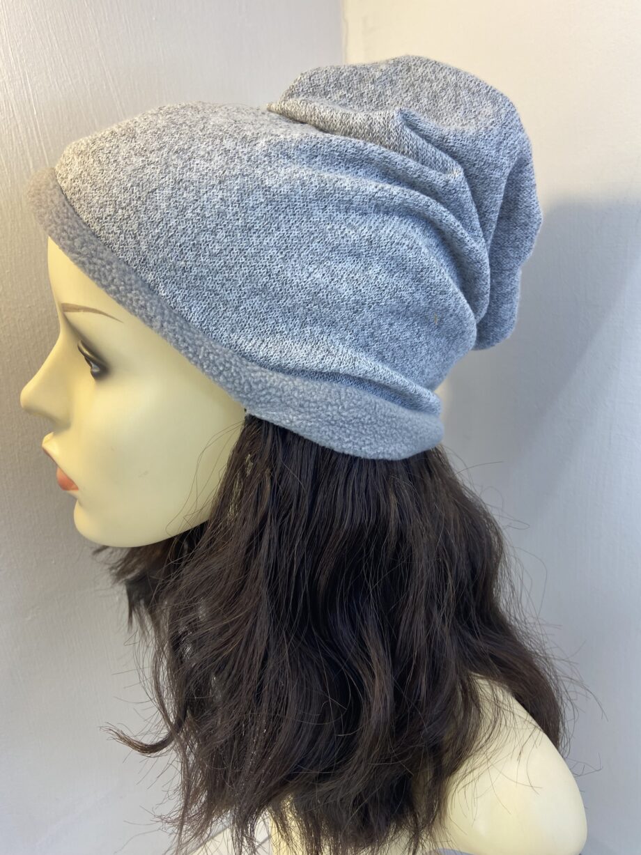 Brown wavy long wig/cosy hat. Brlw526