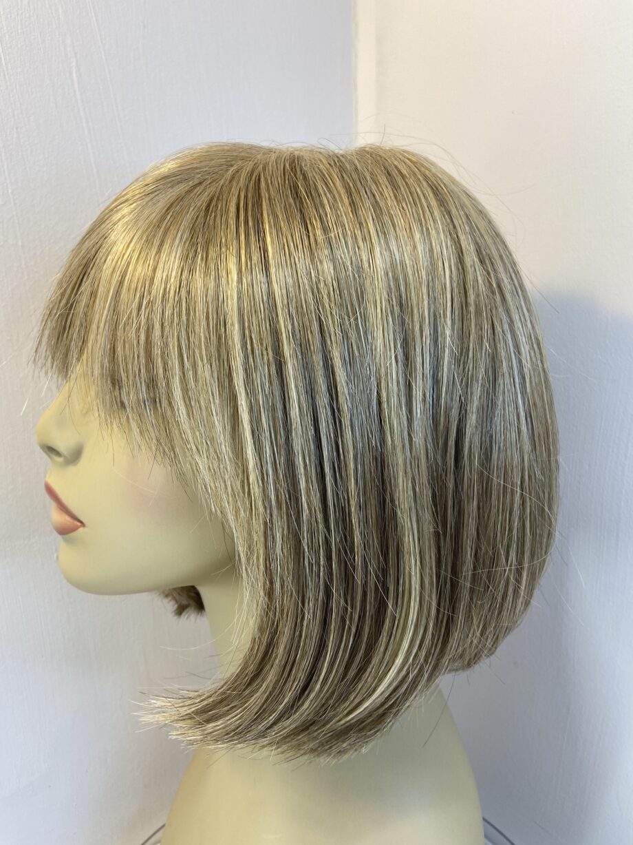 Super soft blonde designer wig. Blms527