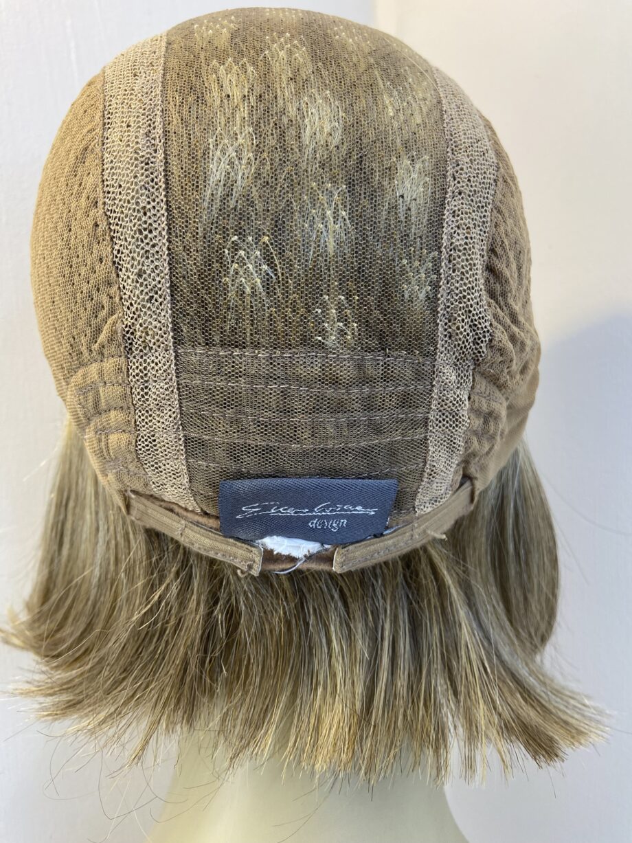 Super soft blonde designer wig. Blms527