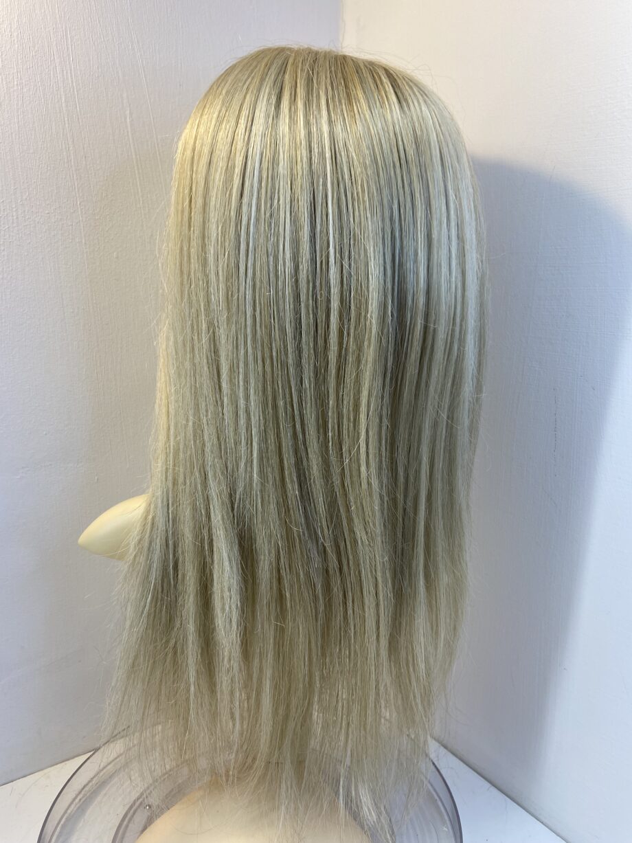 Extra long Noriko blonde wig. Blls528