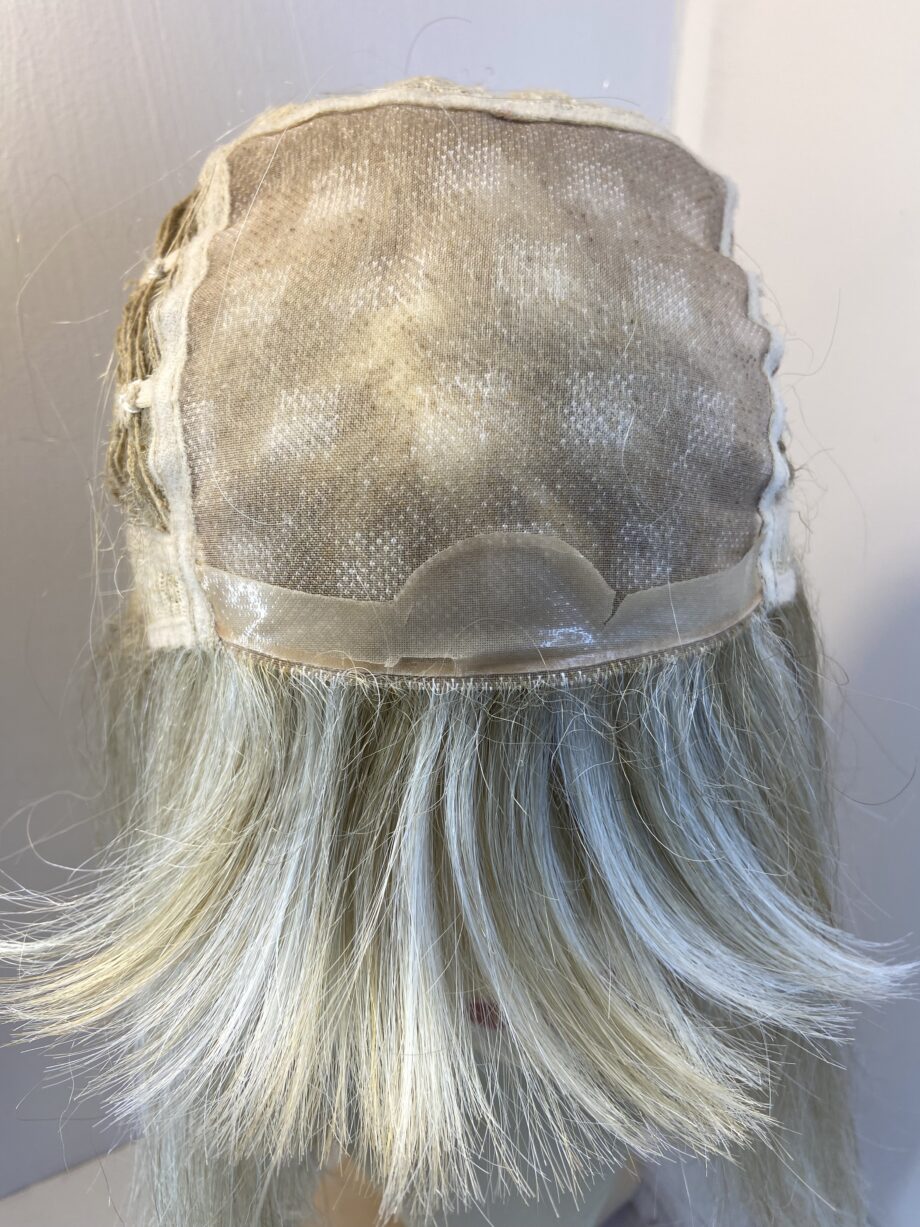 Extra long Noriko blonde wig. Blls528