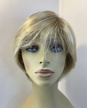 Superb super soft blonde wig. Blms530