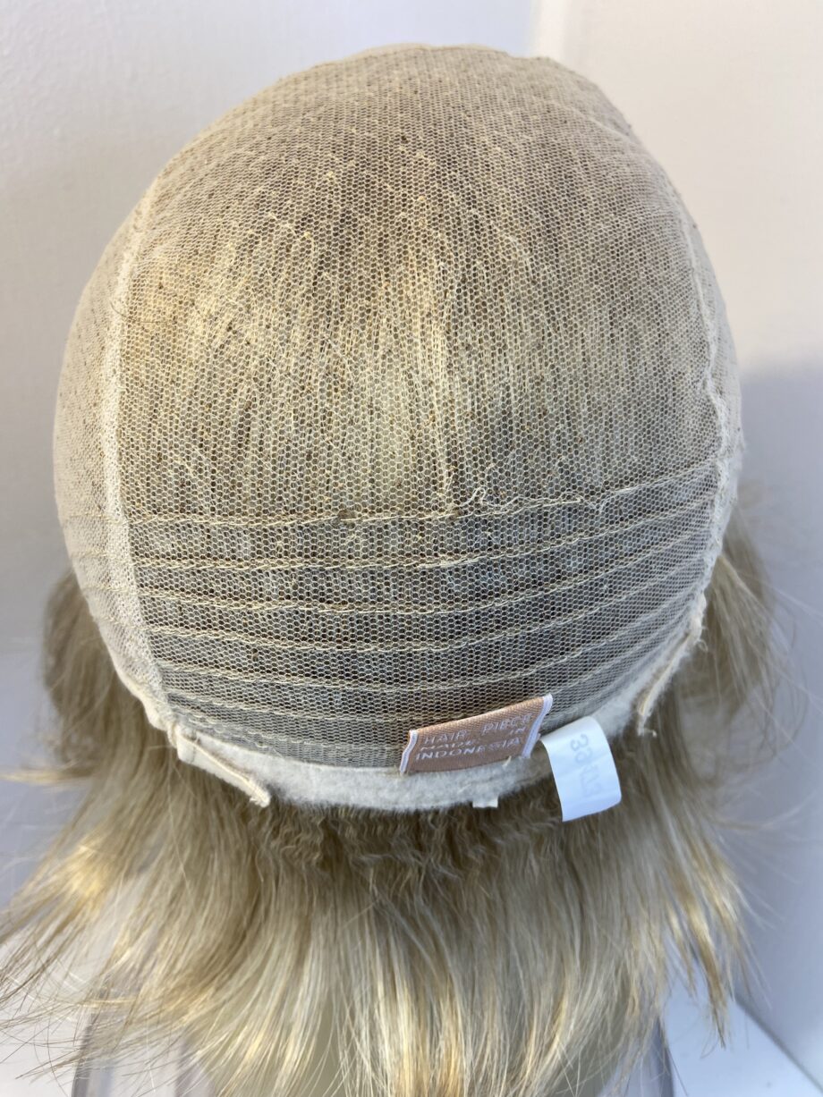Superb super soft blonde wig. Blms530
