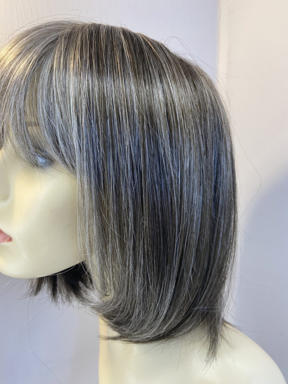 Super soft new grey lotus wig. Gms531