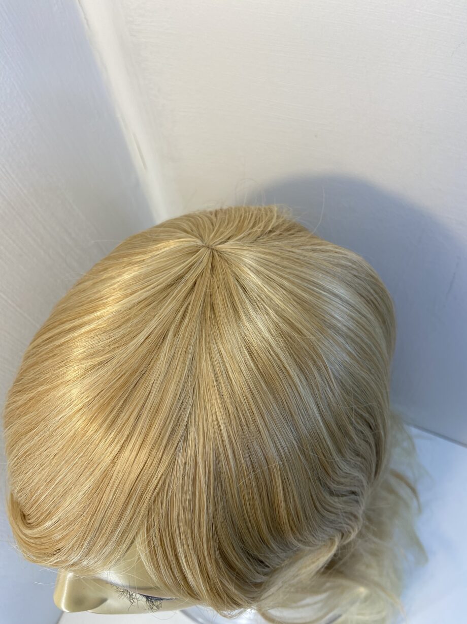 New very long blonde wig. Bllw318