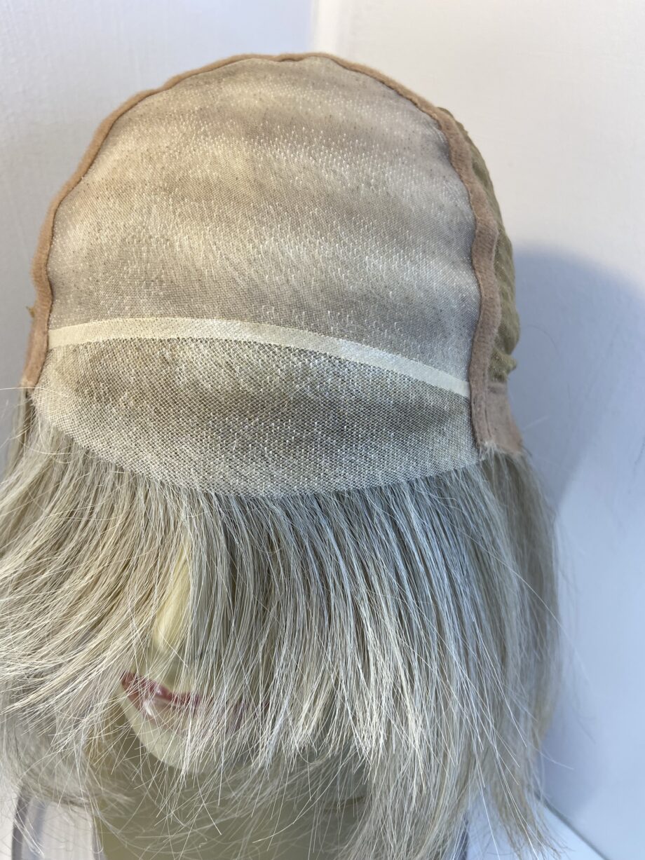 Super soft blonde wig. Blms320