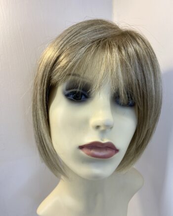 Light blonde wig. Blms322