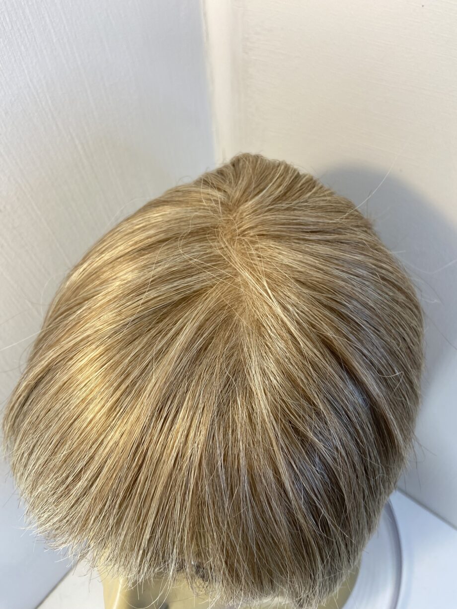 Beautiful blonde soft wig. Blms673