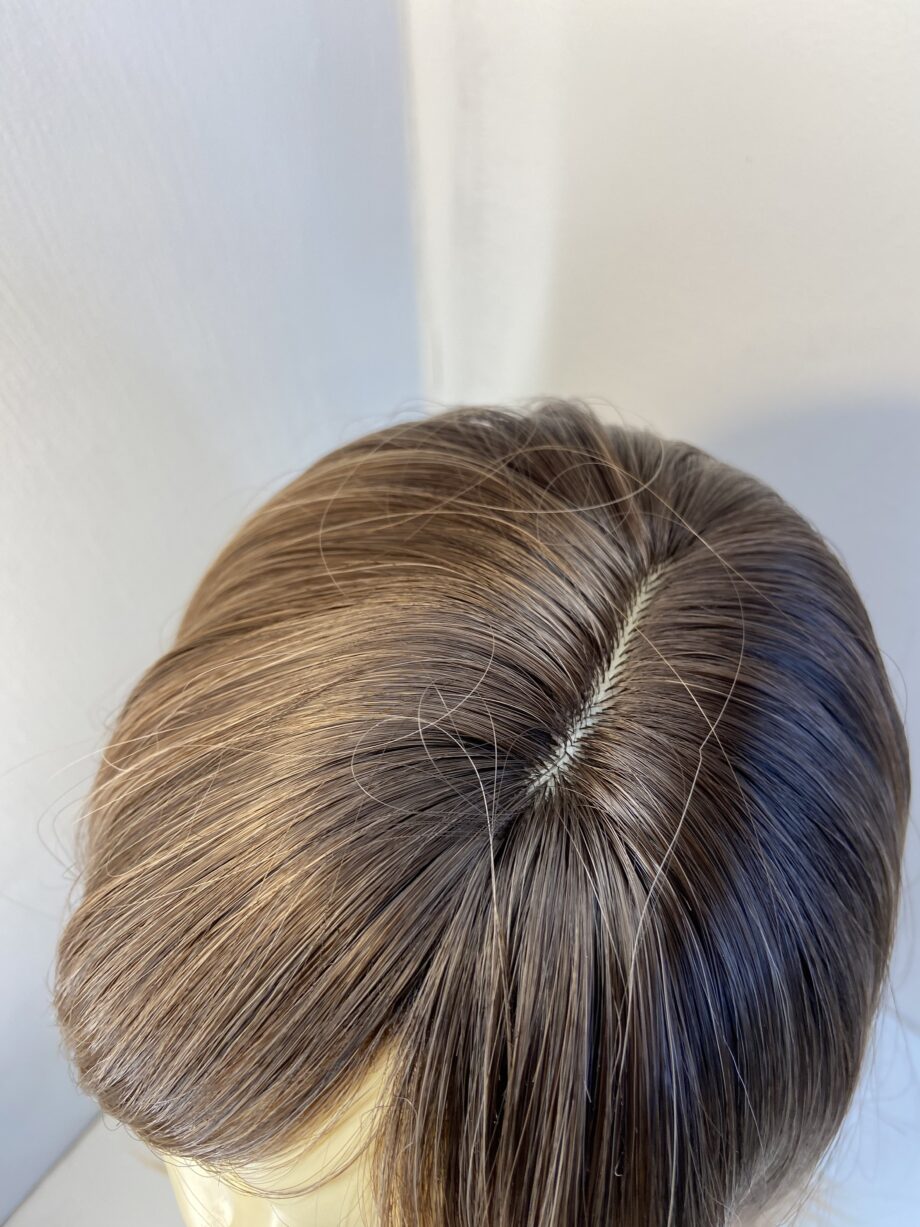 New long brown rooted wig. Blls675