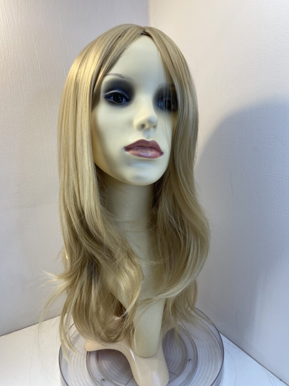 Extra blonde new wig. Bllw676