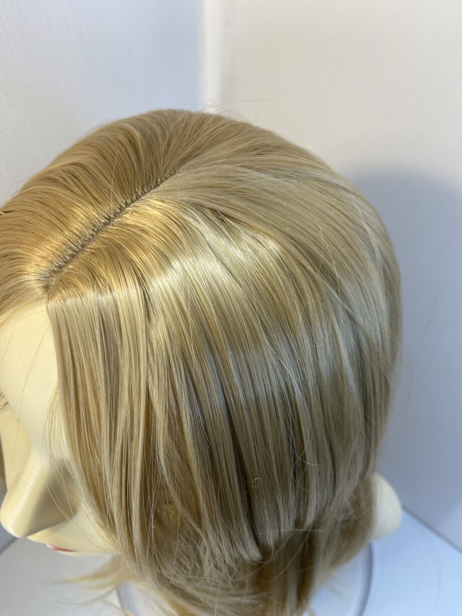 Extra blonde new wig. Bllw676