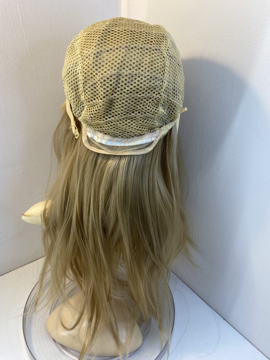 Extra blonde new wig. Bllw676