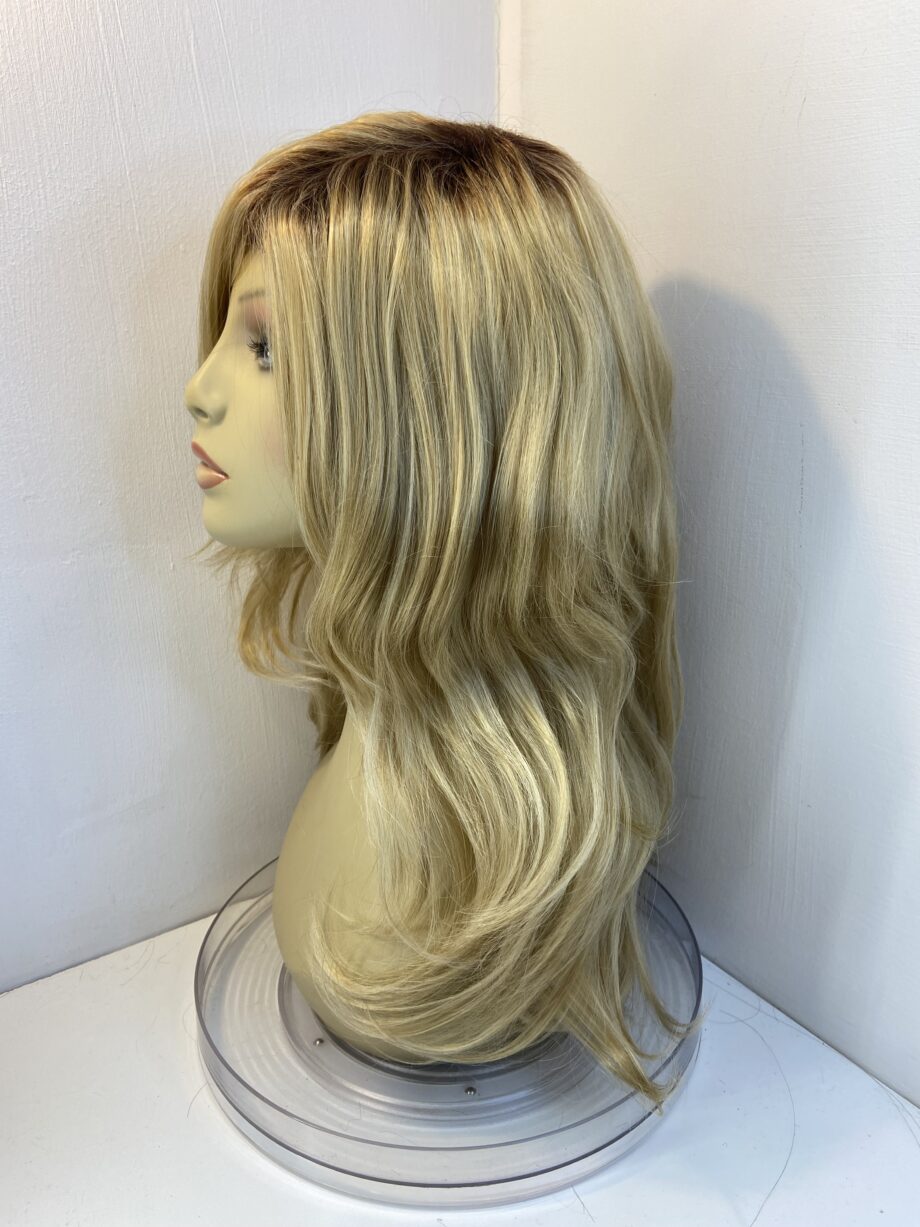 New long rooted blonde wig. Bllw677
